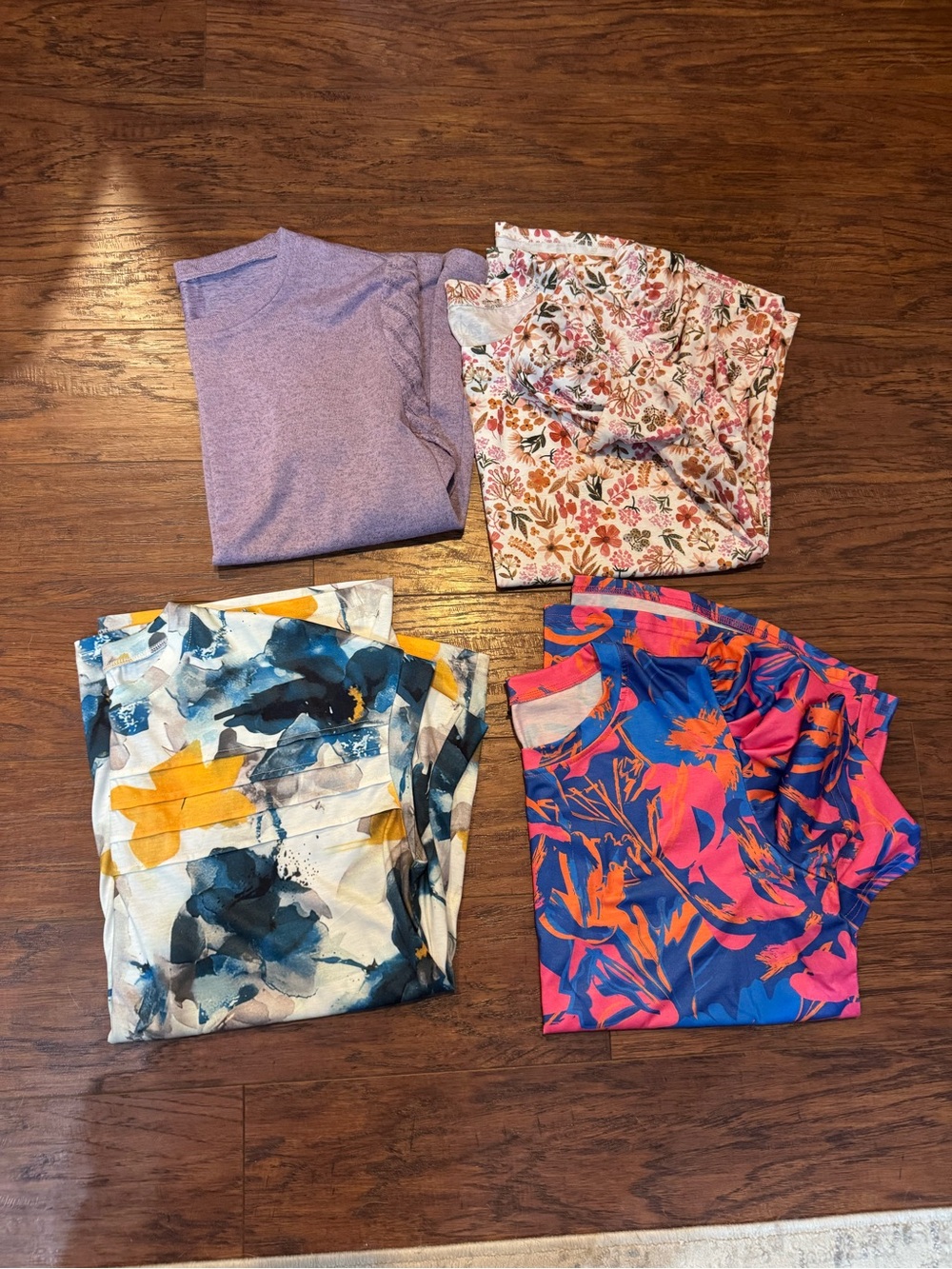 Set of 4 women’s tops